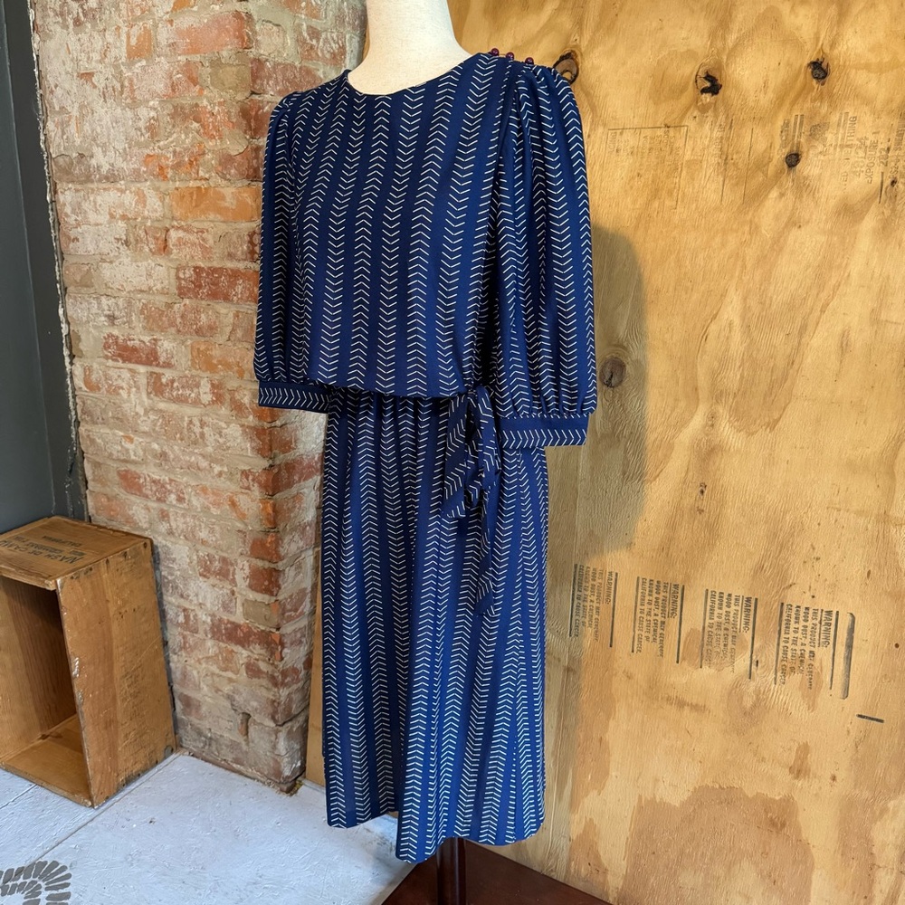 Vintage Periwinkle 80s Geometric Arrow Print Blue Puff Sleeve Dress Sz 10 - Picture 2 of 11